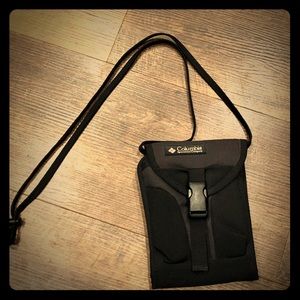 Columbia travel purse